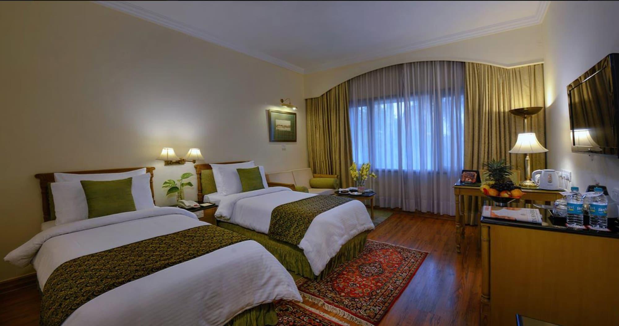Hotel Clarks Varanasi Limited Екстериор снимка