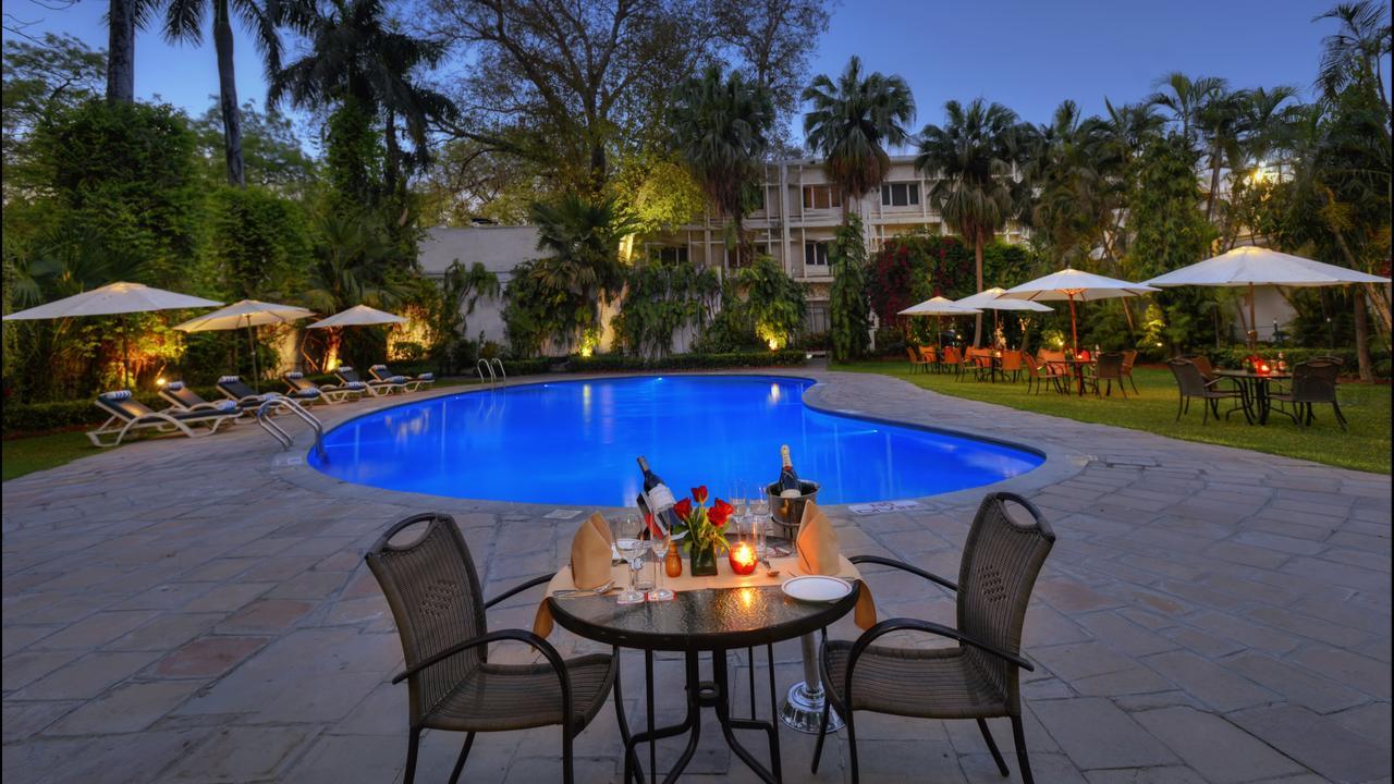 Hotel Clarks Varanasi Limited Екстериор снимка